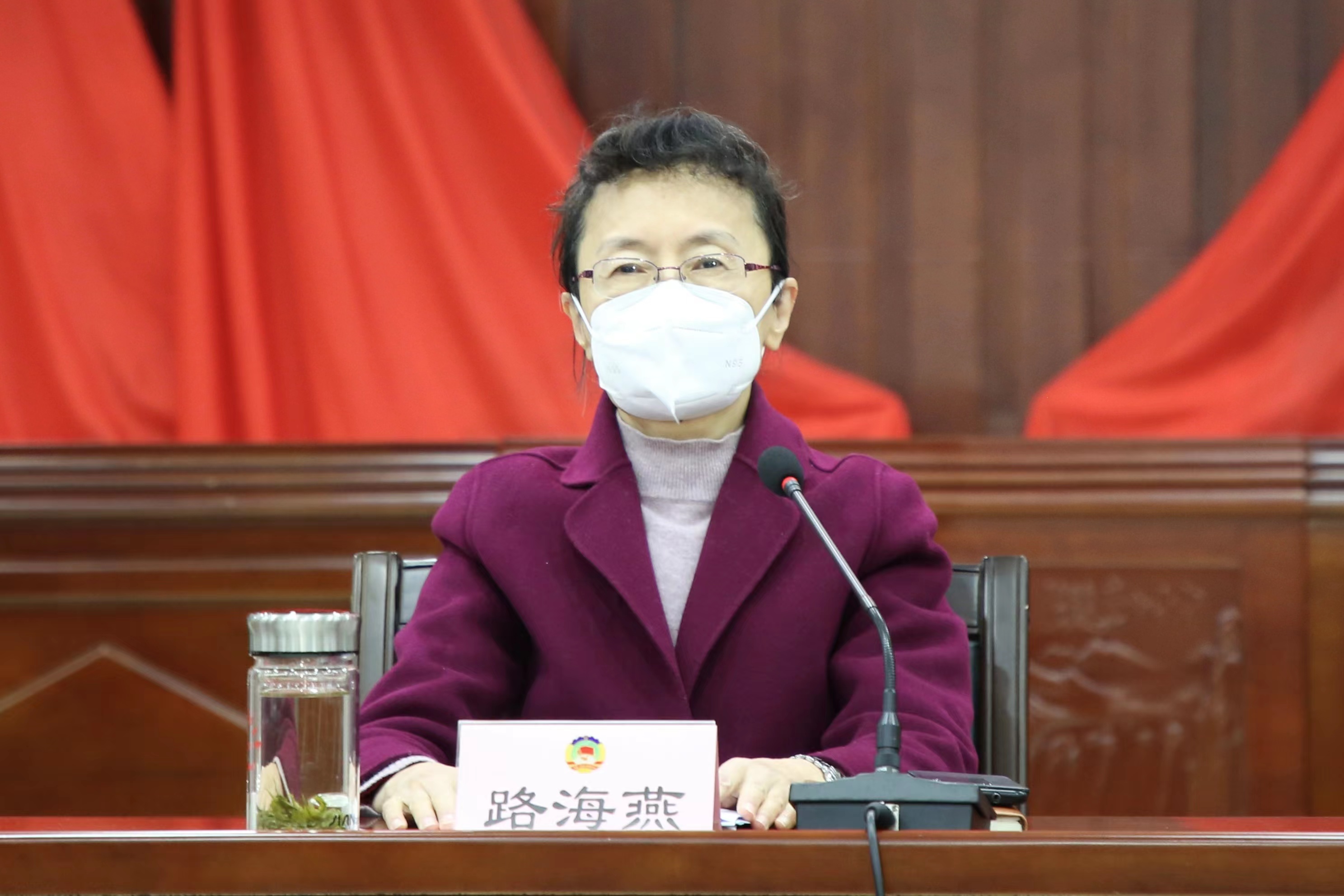 路海燕在市政协党组扩大会议上要求
在推进政协事业创新发展中拼出新气象跑出好成绩